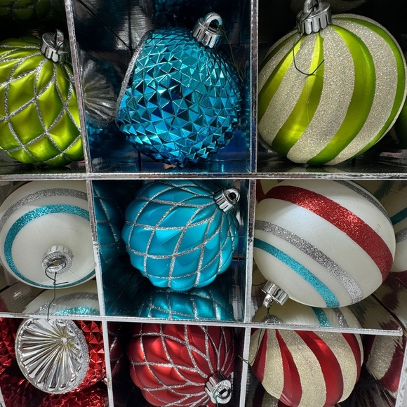 Martha Steward Living 9 piece Set Resistant Ornaments. - Picture 6 of 12